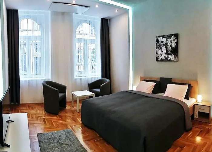 Unique Town Apartment. Clear Comfort. Apartamento Budapeste