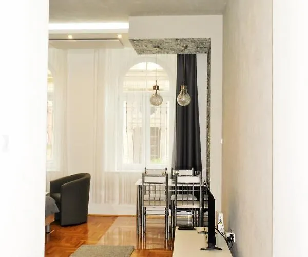Unique Town Apartment. Clear Comfort. Apartment Budapest
