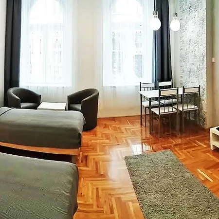Unique Town Apartment. Clear Comfort. * Budapeste